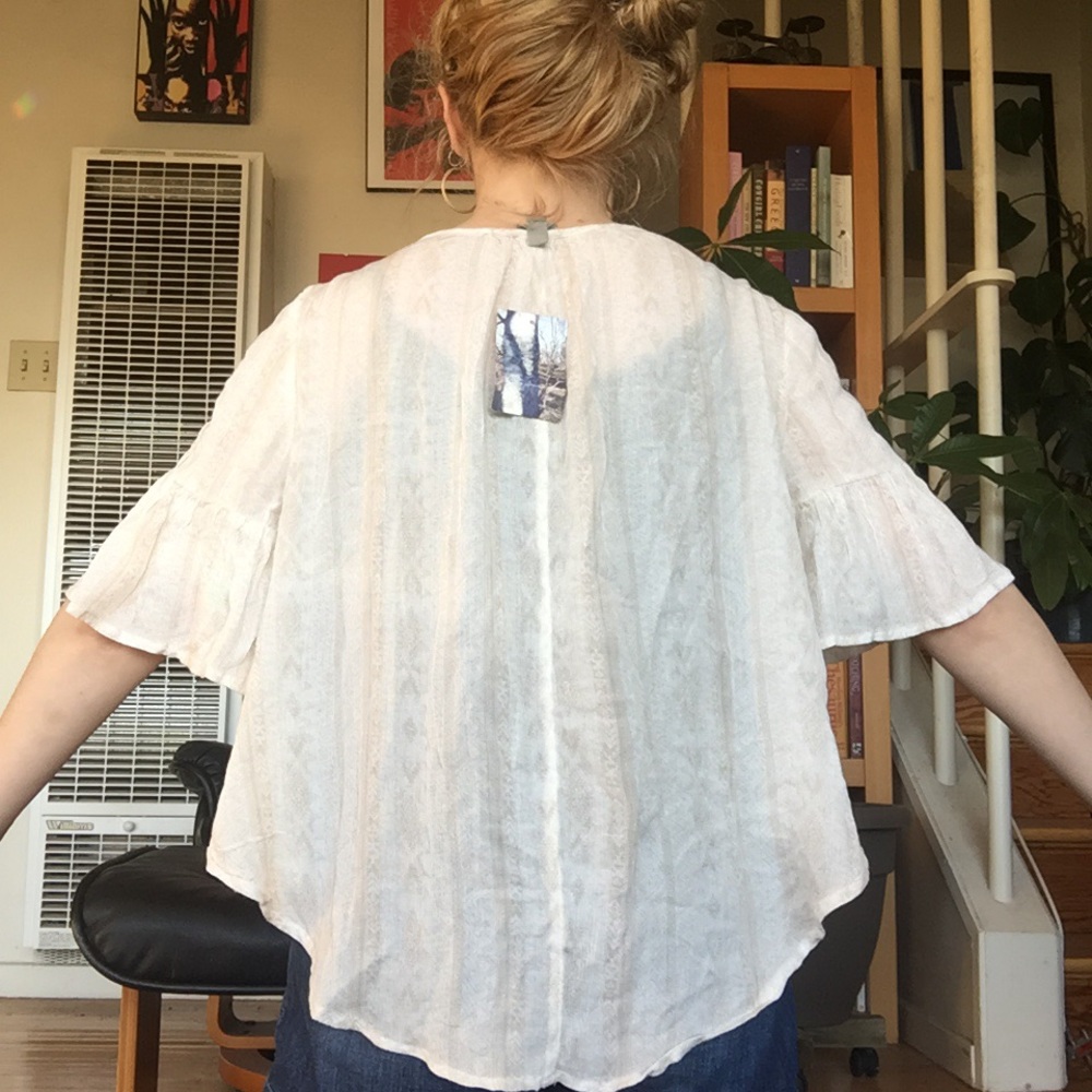 Ecote Gauze Bell Sleeve Hippie Embroidered Top NWT - Picture 3 of 6